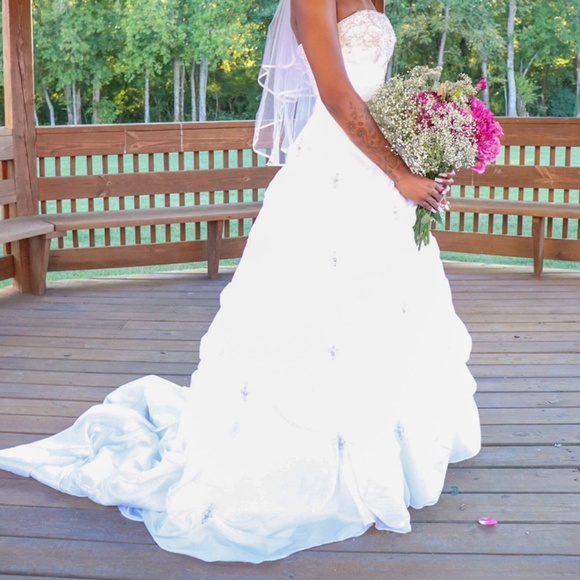 White Room Brand Wedding Dress - Picture 4 of 6